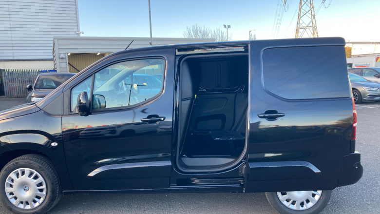 Vauxhall Combo Cargo Combo Diesel 1.5 Turbo D 100ps Pro H1 Van